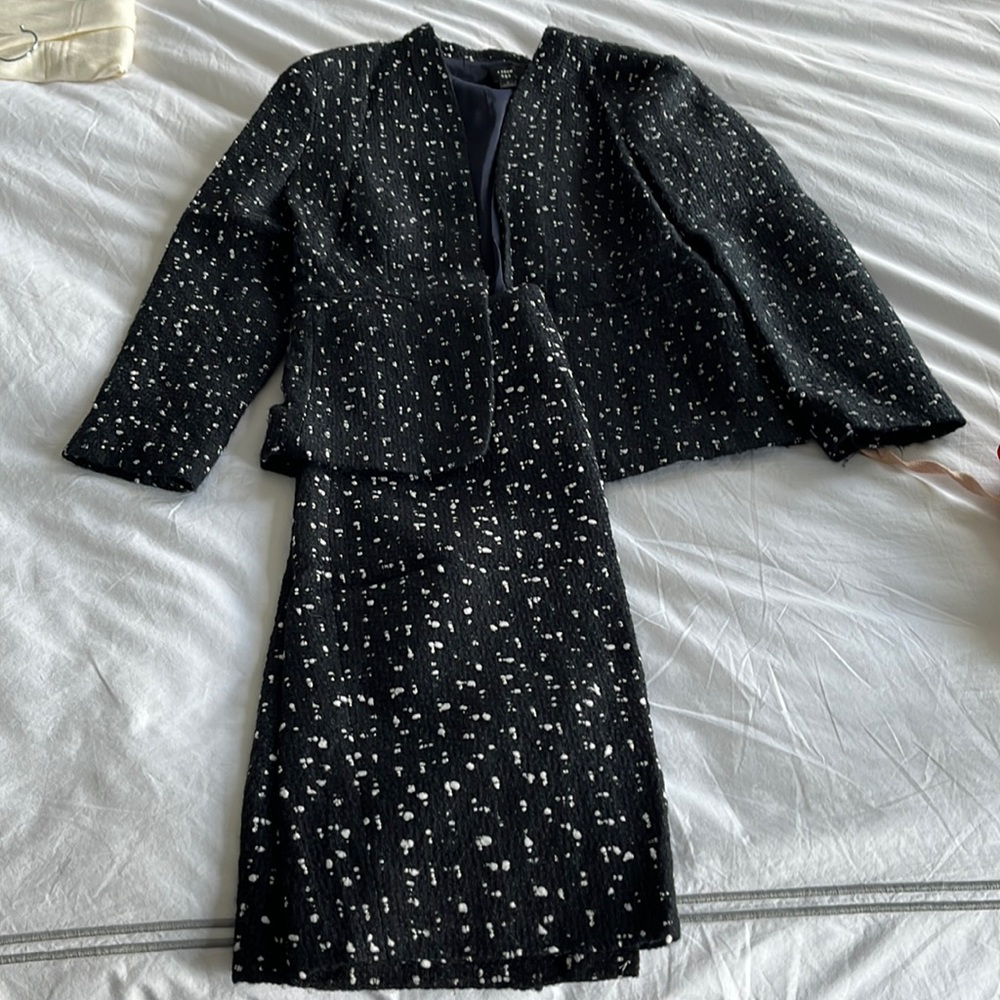 Womens size 2 skirt suit - black tweed J Crew
